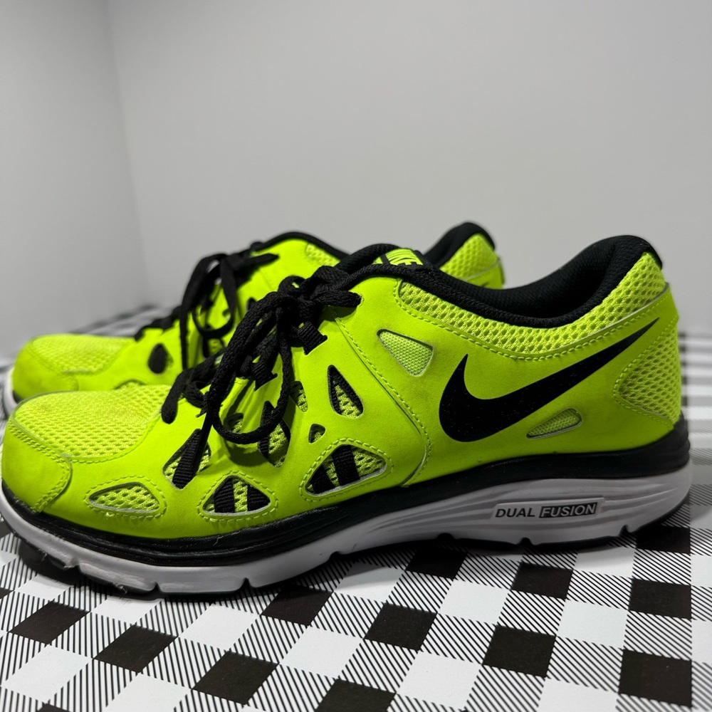 Nike Running Shoes Volt Green Black | Youth 6.5Y Fits Women’s 8 Athletic